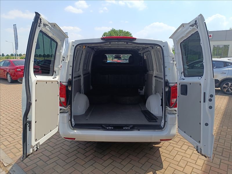 Mercedes-Benz Vito 1,6 111 CDi Nosnost 1050kg - fotka 8 z 23