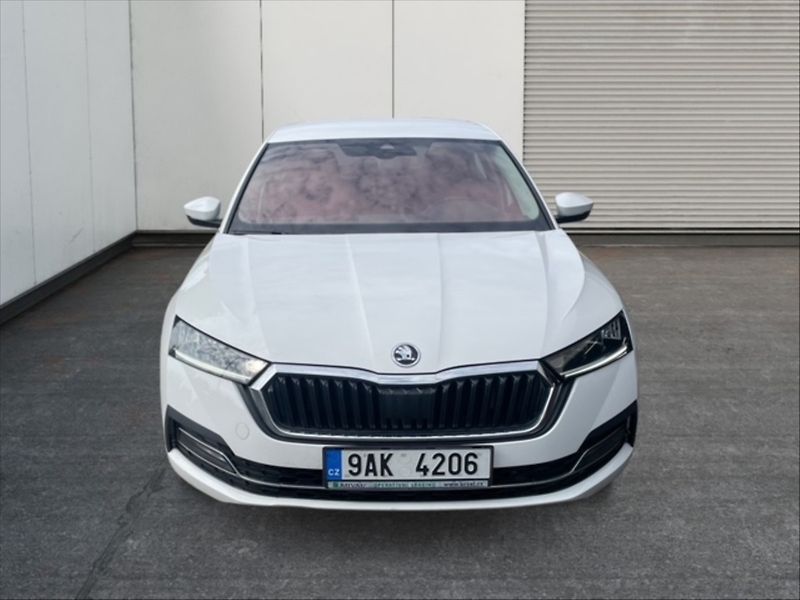 Škoda Octavia 1,5 TSI 110 Style - fotka 2 z 11