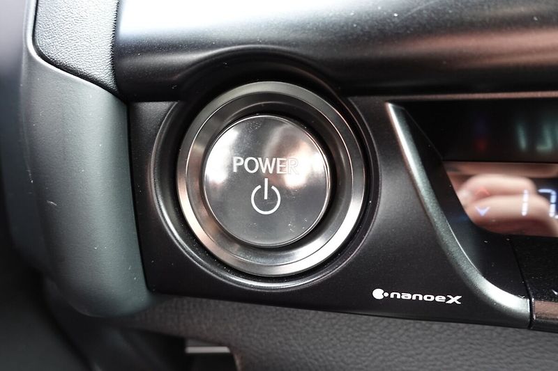 Lexus UX 300h UX300h 2,0 HEV Business Tech - fotka 24 z 34