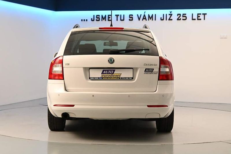Škoda Octavia (2012) 1.6 ELEGANCE TDI - fotka 6 z 21