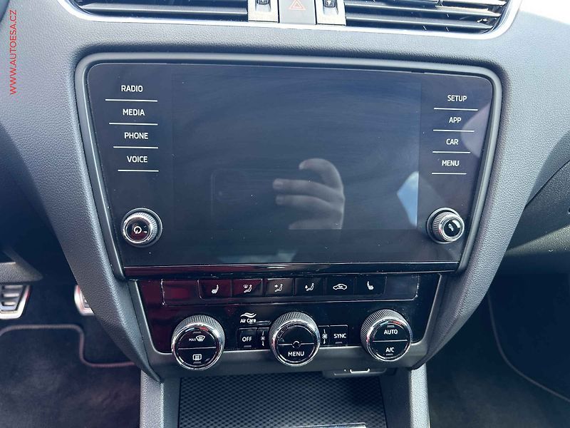 Škoda Octavia (2017) 2.0 TSI, ČR, RS, LED - fotka 13 z 17