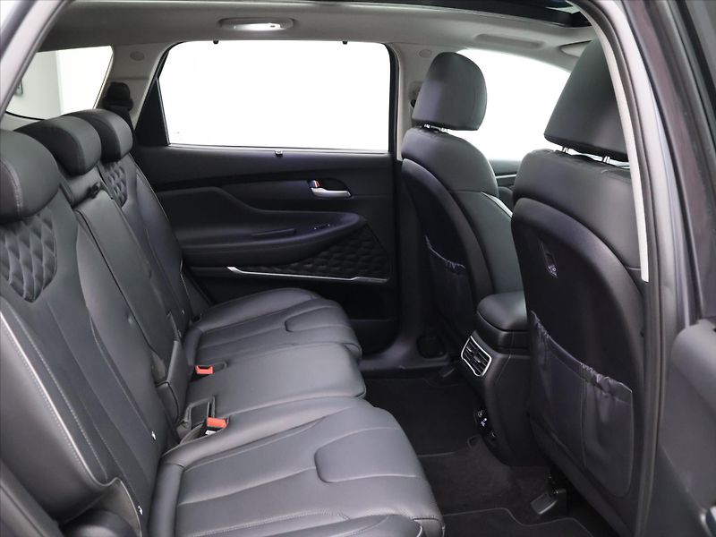 Hyundai Santa Fe 1.6 T-GDI MHEV Style AWD Aut. - fotka 14 z 44