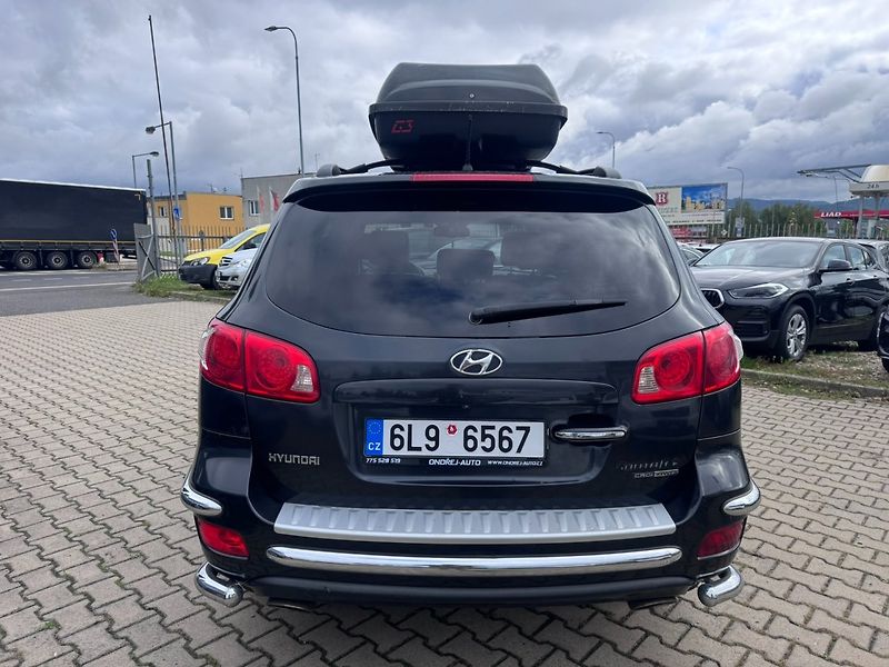 Hyundai Santa Fe (2007) 4X4 2,2CRDI 114KW 7 MÍST AUTOM - fotka 4 z 50