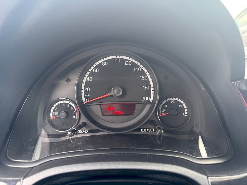 Volkswagen up! (2014) 1.0 Move 44 kW M5F - fotka 19 z 22