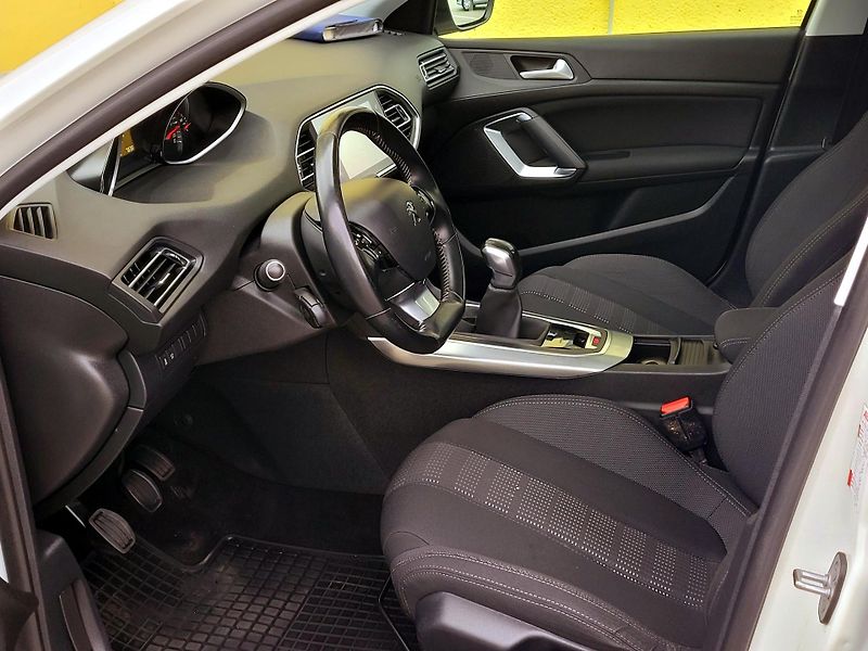 Peugeot 308 bHDi SW CZ *SERV.KNÍŽKA*   - fotka 28 z 48