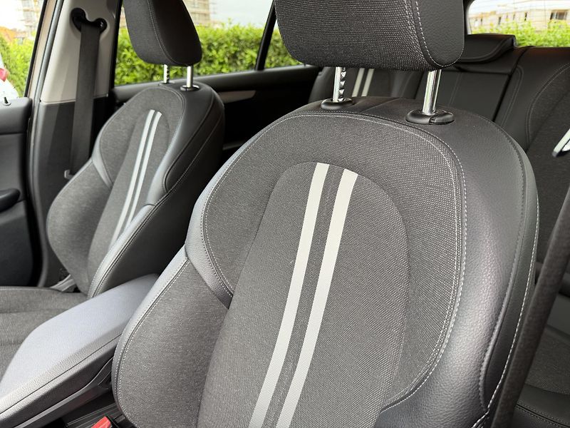 BMW Řada 2 (2019) 2.0 110 kw/DPH/7 míst - fotka 18 z 27