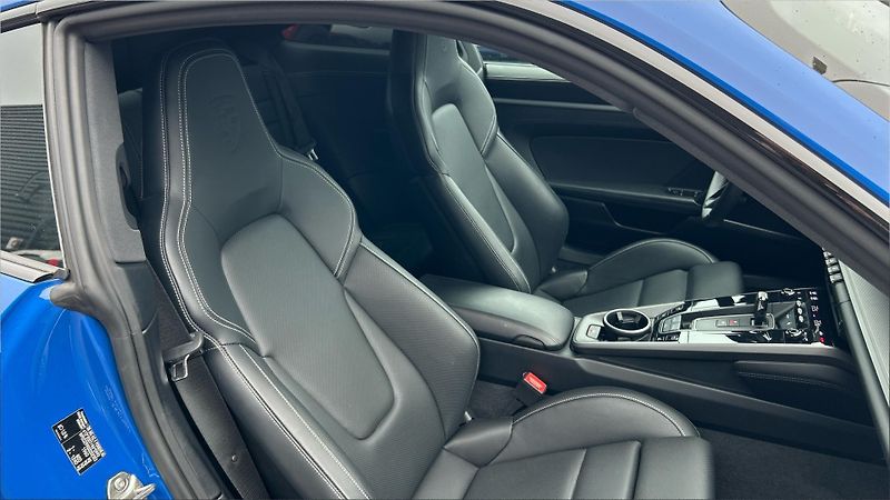 Porsche 911 Carrera - fotka 17 z 29
