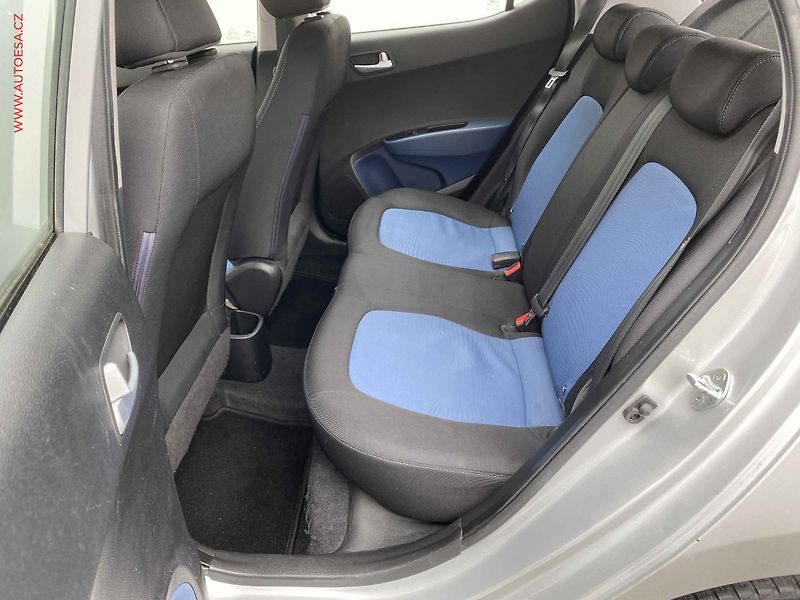 Hyundai i10 (2015) 1.0i, AC, park.asist - fotka 10 z 17