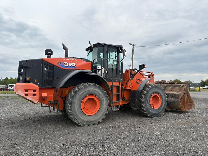 Hitachi (2017) Hitachi ZW310-6 - fotka 14 z 17