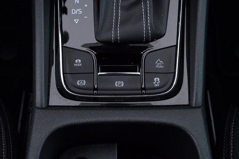 Škoda Karoq 2.0TSI 4x4 Sportline DCC Kůže - fotka 21 z 29