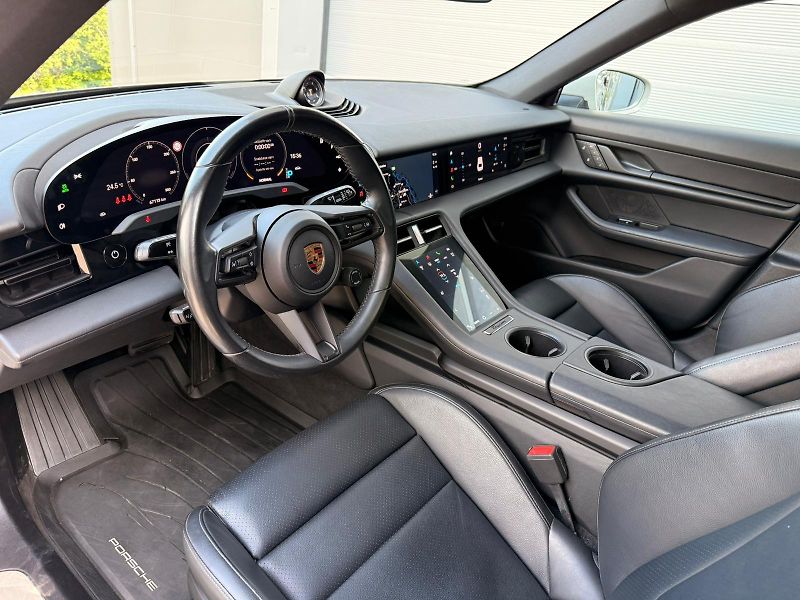 Porsche Taycan (2021) 4S Cross Turismo 21”, BOSE - fotka 5 z 14