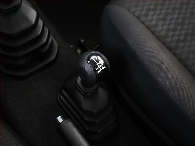 Suzuki Jimny (2022) 1.5 AllGrip - fotka 13 z 16