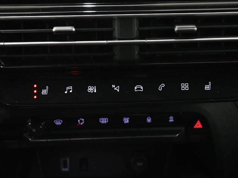 Citroën C5 Aircross 1,5 HDi 96kW AT Max.20tkm ČR - fotka 15 z 27