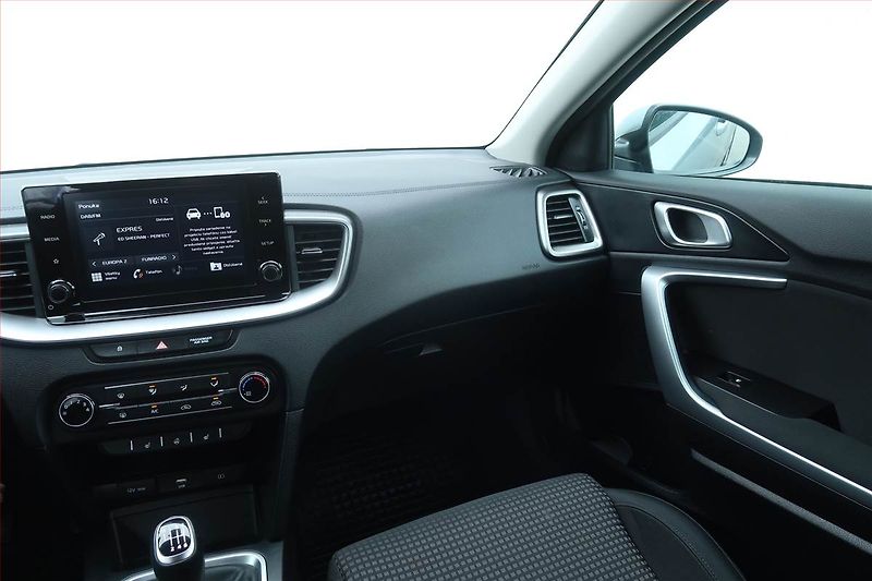 Kia Ceed (2021) Silver 1.0 T-GDI, Serv.kniha - fotka 8 z 20