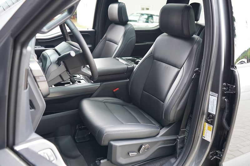 Ford F-150 (2025) Lariat 5,0 298 kW - fotka 18 z 59