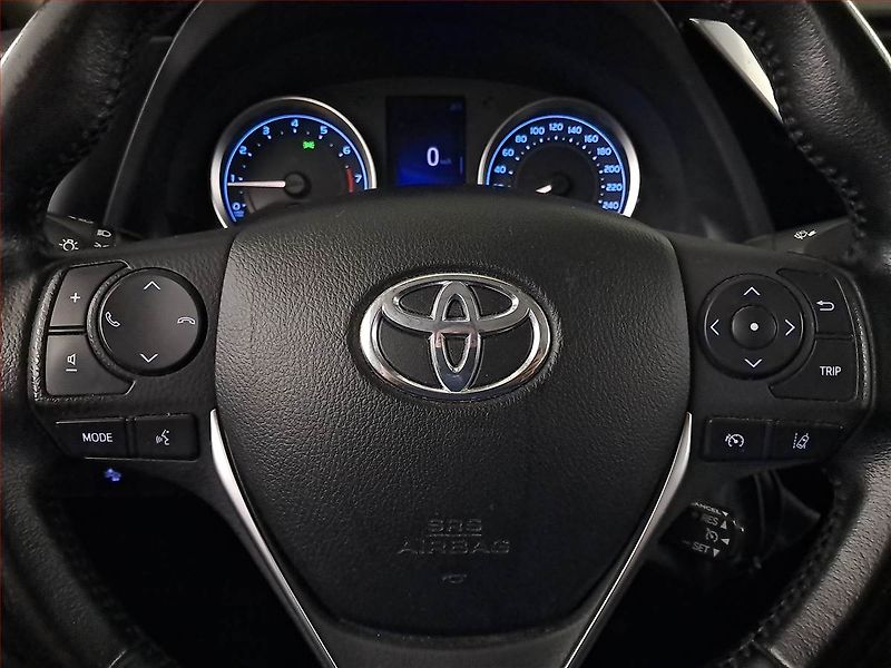 Toyota Corolla (2018) 1.6 Valvematic, Tempomat - fotka 17 z 20