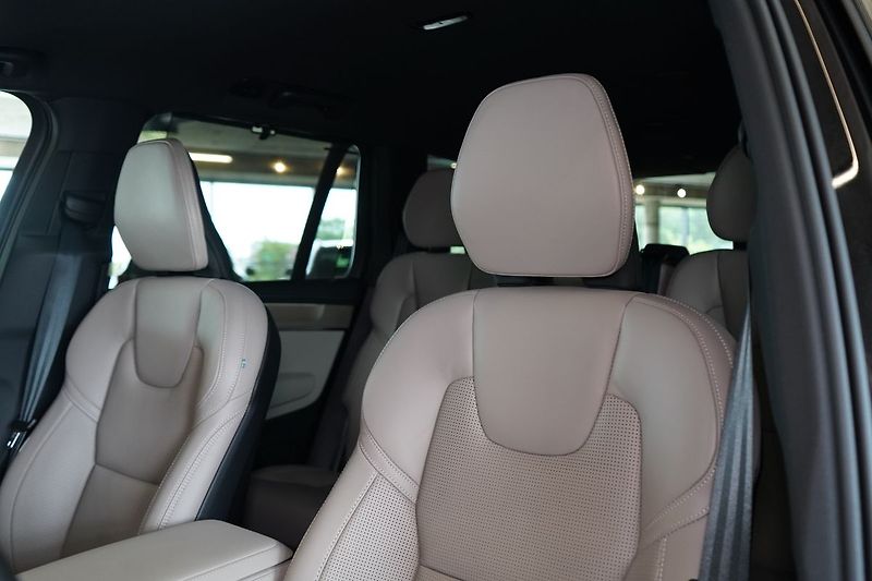 Volvo XC90 B5 PLUS Bright, Vzduch, 360° - fotka 22 z 50