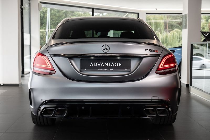 Mercedes-Benz Třídy C C63 S AMG Burmester/360/Pano - fotka 3 z 22