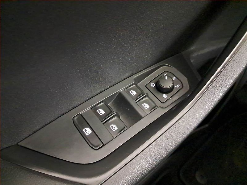 Škoda Karoq (2022) Style 1.0 TSI - fotka 21 z 21