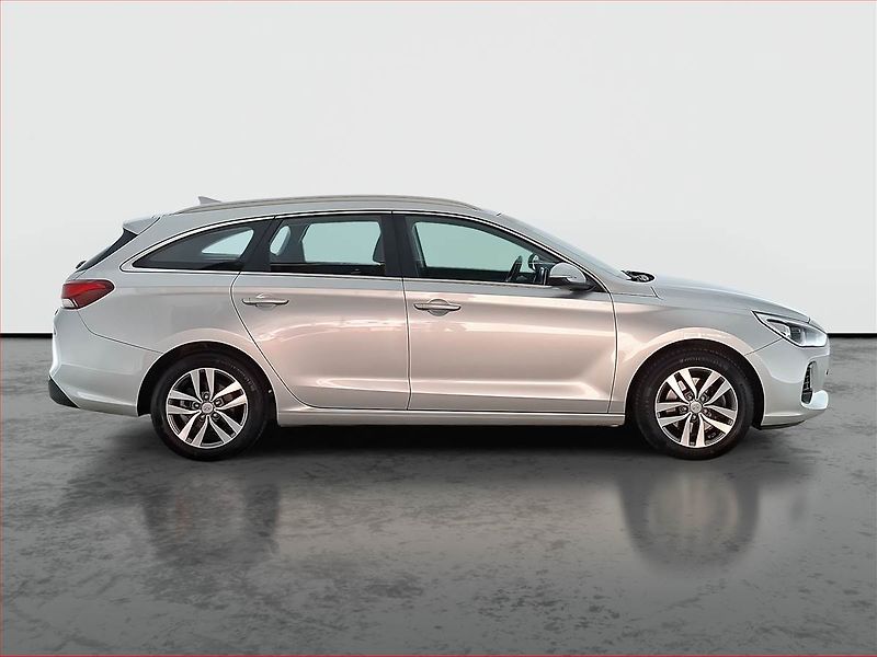 Hyundai i30 (2017) 1.4 T-GDI, Serv.kniha, Navi - fotka 6 z 19