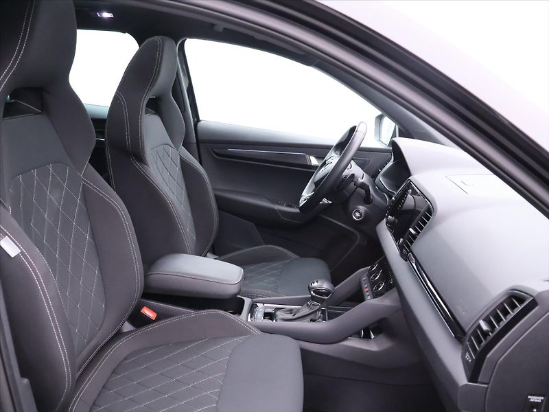 Škoda Karoq 2,0 TDI DSG Sportline 4x4 DPH - fotka 13 z 37
