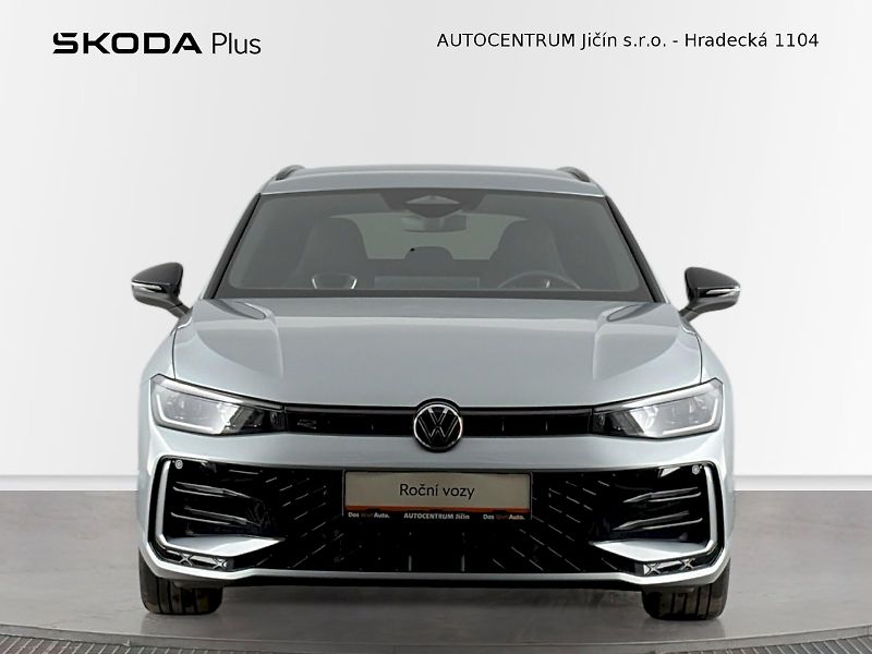 Volkswagen Passat (2025) R-Line 2.0 TDI 142kW 4Motion D - fotka 4 z 40