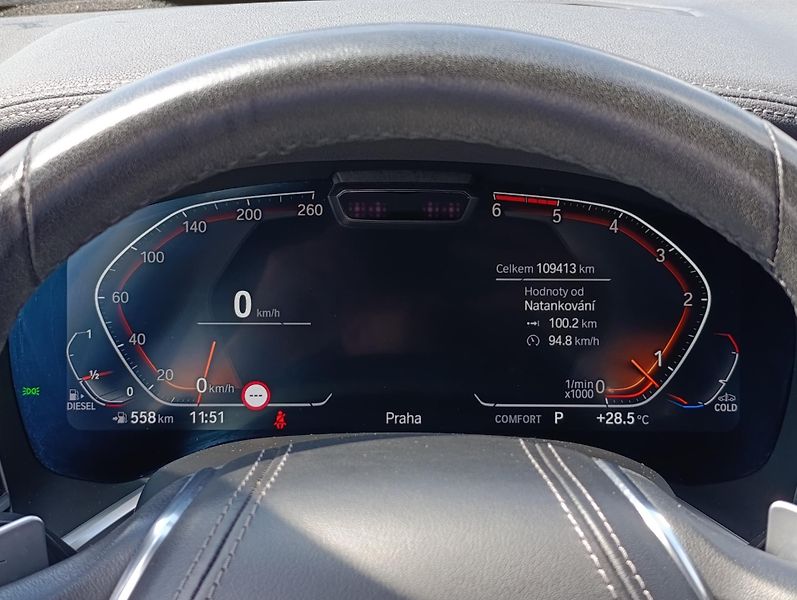 BMW Řada 7 740d xDRIVE DPH - fotka 26 z 42