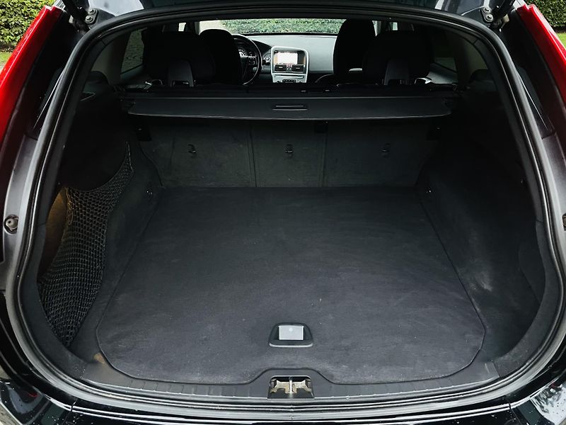 Volvo XC60 2.4D 4x4 AUT SERVISKA TAŽNÉ - fotka 19 z 43