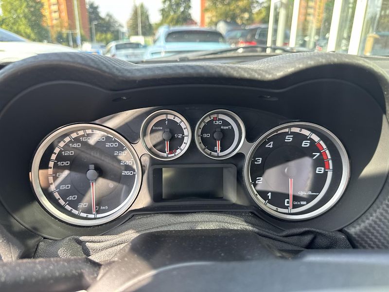 Alfa Romeo MiTo 1,4T - fotka 17 z 24