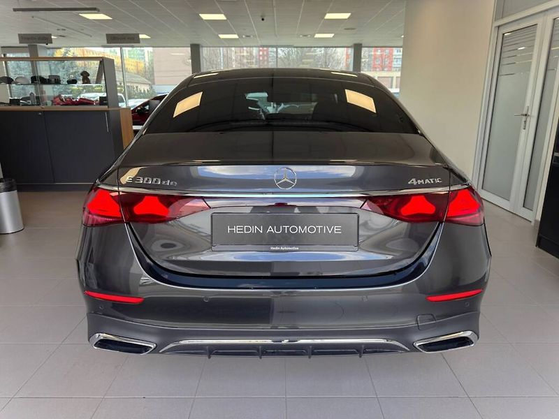 Mercedes-Benz Třídy E (2026) 300 de 4MATIC - fotka 4 z 6