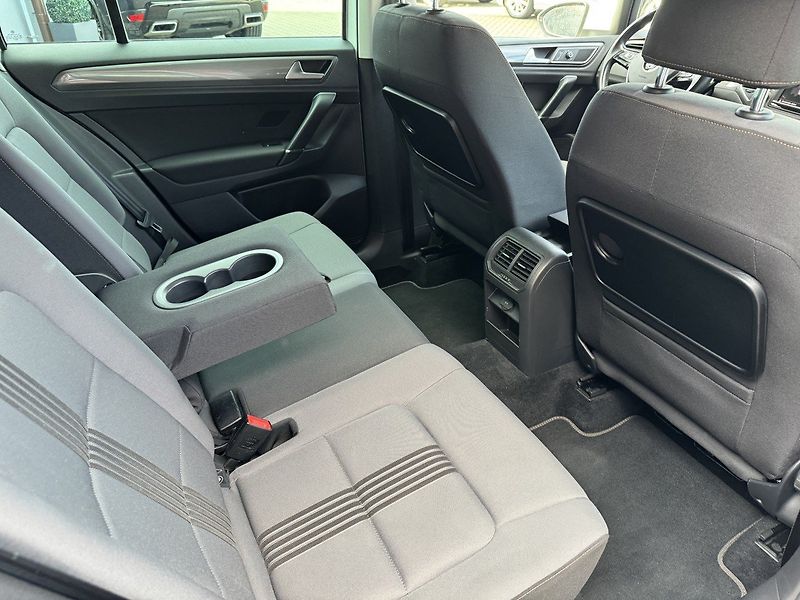 Volkswagen Golf Sportsvan (2016) 1.2TSi Digi Klima Tempomat - fotka 18 z 50