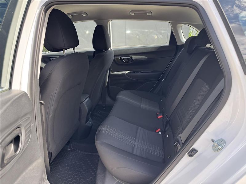 Hyundai i20 1,2 i WAVE ZÁRUKA ČR DPH - fotka 13 z 26