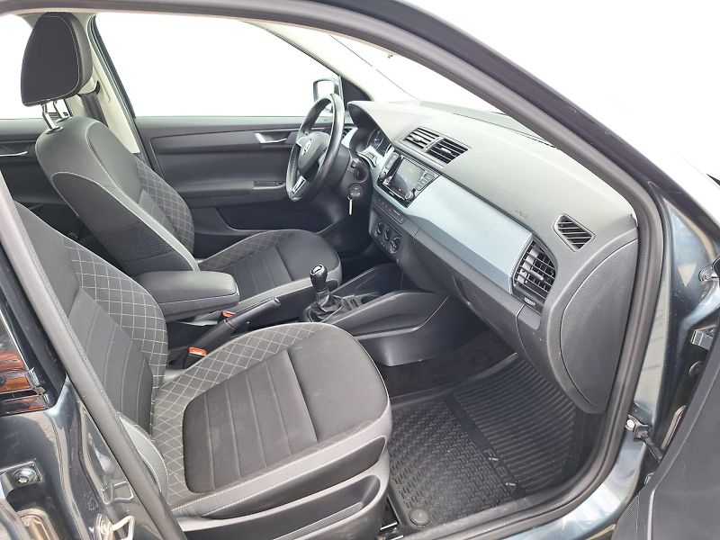 Škoda Fabia (2019) COMBI / 1.0 MPI / 55 kW / Ambi - fotka 23 z 31