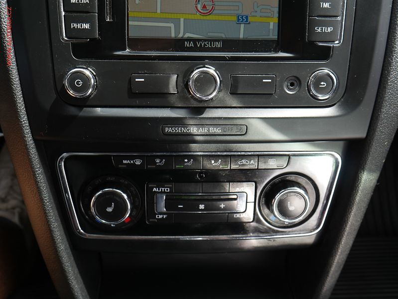 Škoda Superb (2015) 2.0 TDi, DSG, bixen - fotka 18 z 21