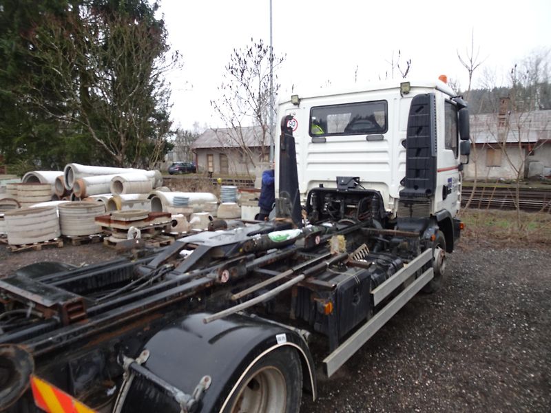 MAN TGL 12.210 4x2 BL - fotka 3 z 17