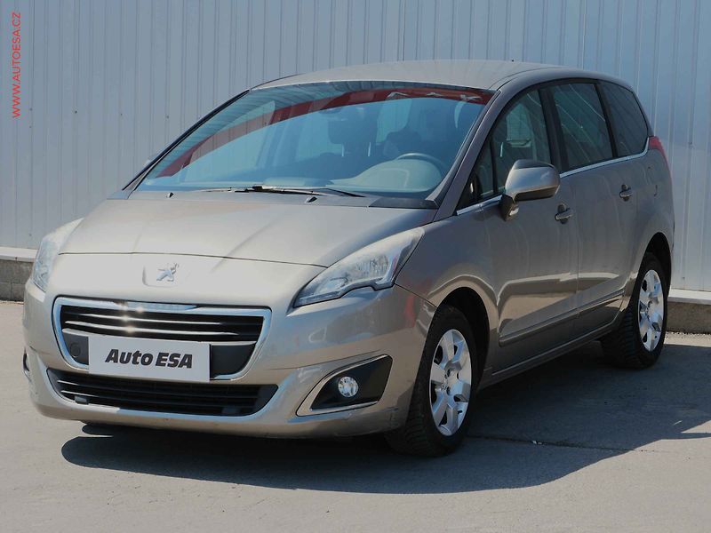 Peugeot 5008 (2015) 1.6 BlueHDi, ČR, Allure, navi - fotka 3 z 21