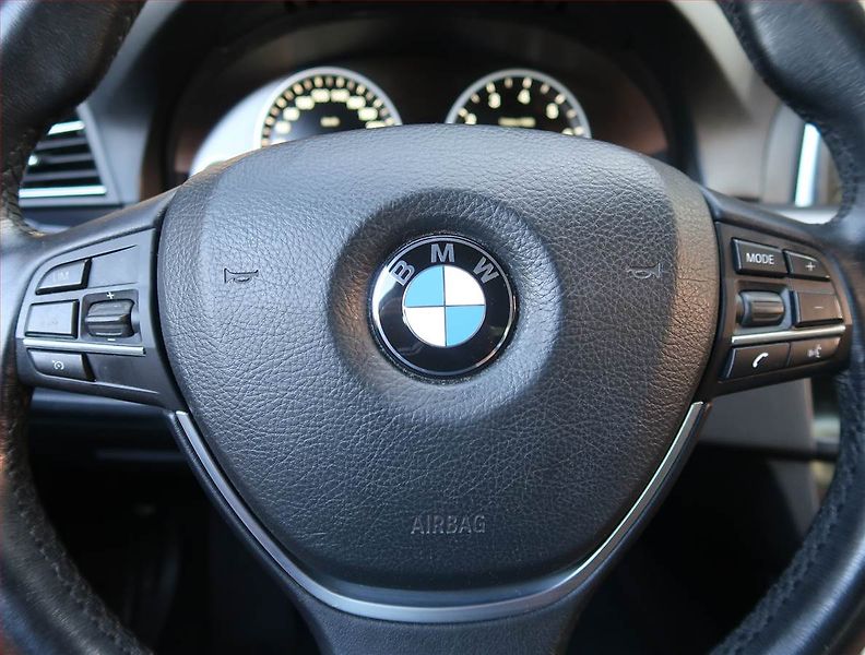 BMW Řada 5 (2014) 528i, Automat, Serv.kniha - fotka 19 z 22