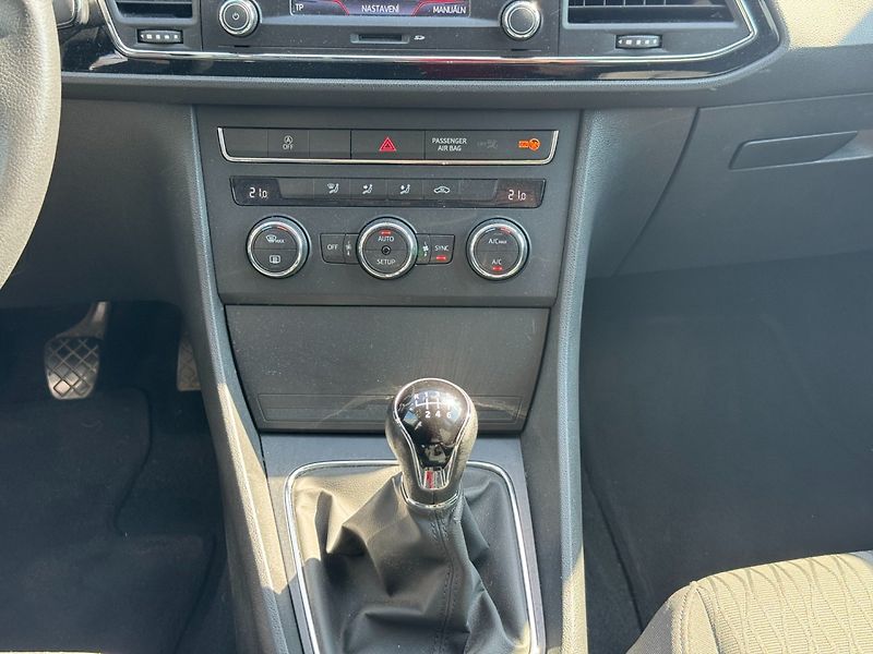 Seat Leon (2013) 1.4 TSI 90kW - fotka 19 z 44