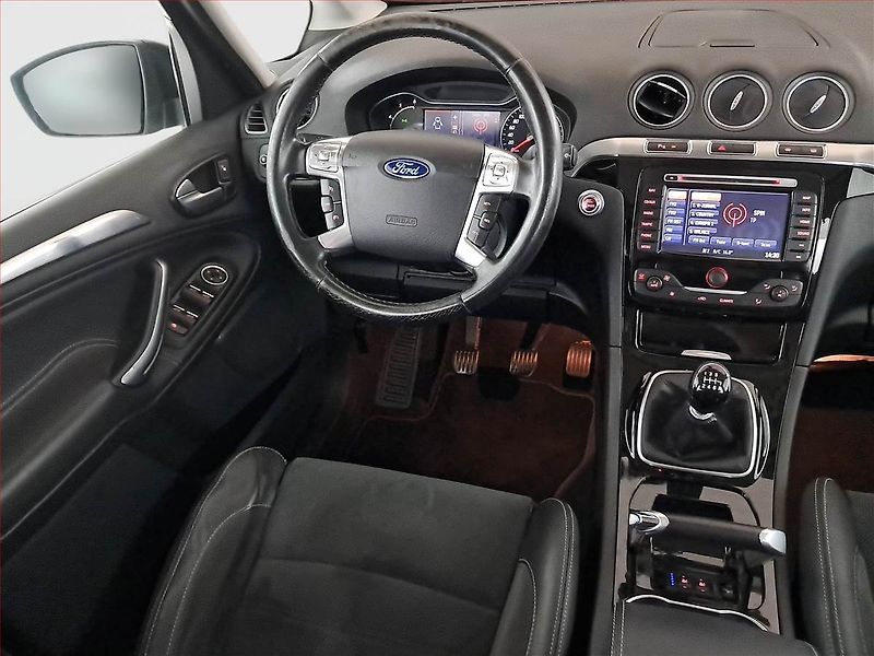 Ford Galaxy (2012) 2.2 TDCi, 7 míst, ČR,1.maj - fotka 7 z 19