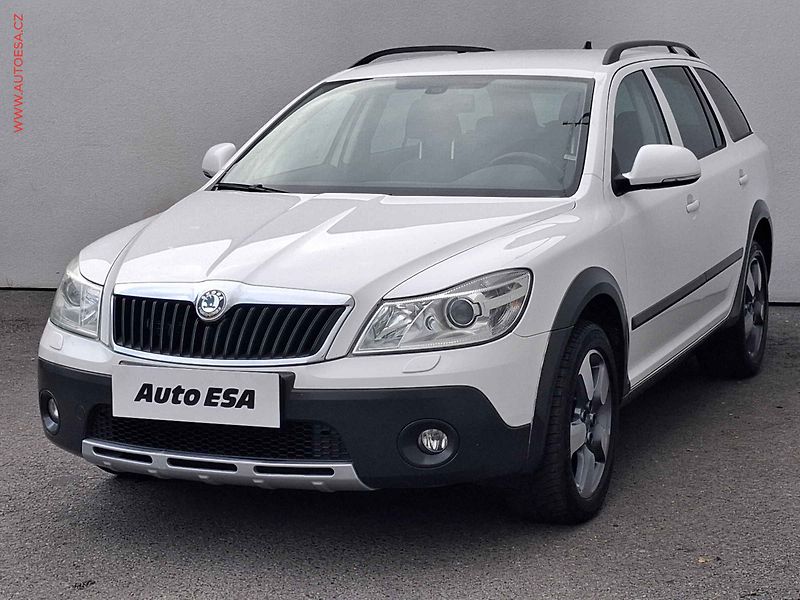 Škoda Octavia (2013) 2.0 TDi 4x4, Scout, DSG - fotka 3 z 19