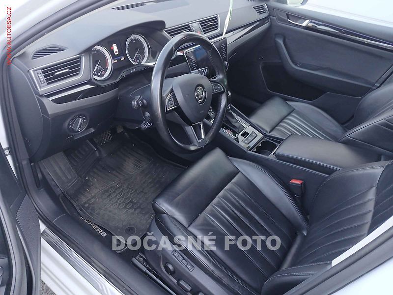 Škoda Superb (2018) 2.0 TDi, ČR, L&K, DSG, kůže - fotka 3 z 3