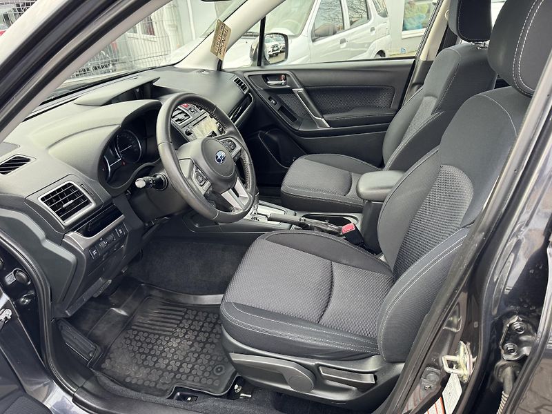 Subaru Forester 2,0i A/T COMFORT, ČR, 1.MAJ. - fotka 6 z 30