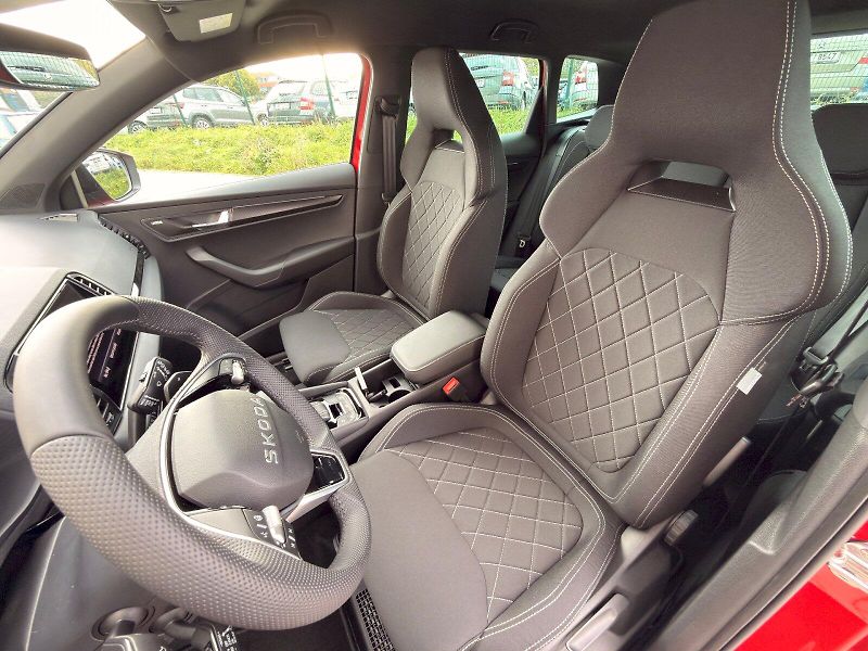 Škoda Karoq (2025) SPORTLINE TSI 1.5/110KW 7AP - fotka 27 z 42