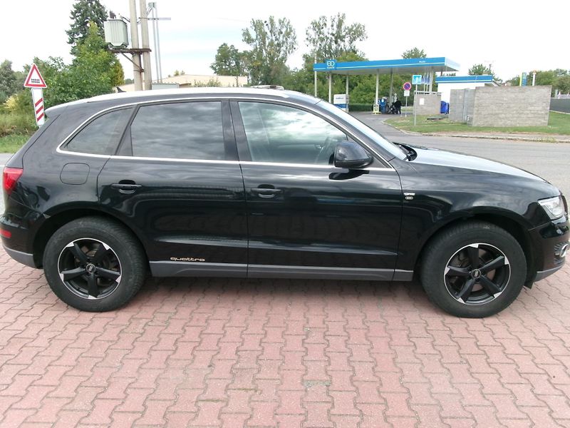 Audi Q5 (2009) 3,0TDI QUATTRO AC NAVI - fotka 5 z 28