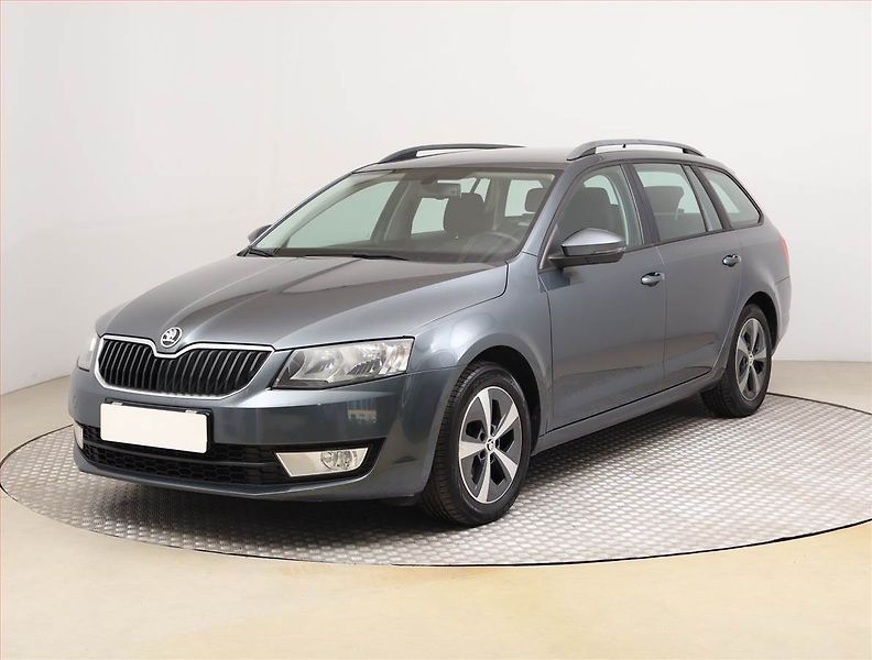 Škoda Octavia (2015) Ambition Plus 1.6 TDI - fotka 2 z 20