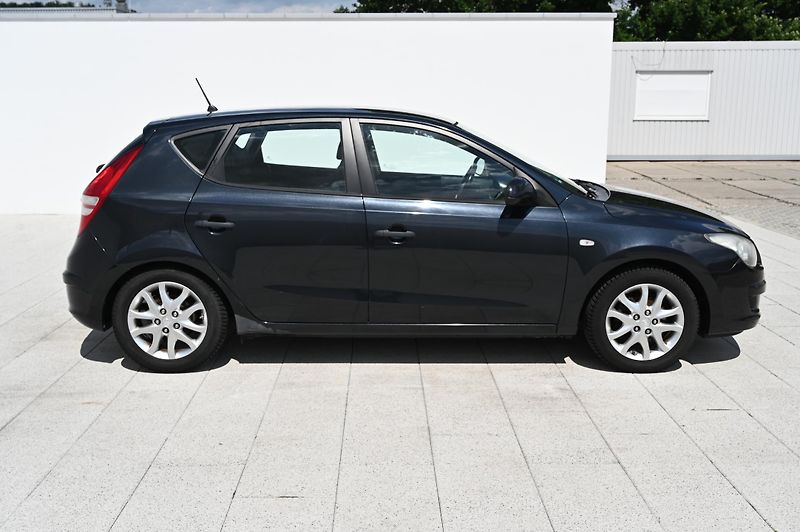 Hyundai i30 1.4 80KW Edition+  LPG 6/2010 - fotka 4 z 36
