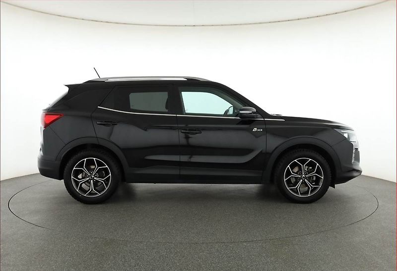 SsangYong Korando (2022) 1.5 T-GDI, Serv.kniha, Xenony - fotka 6 z 20