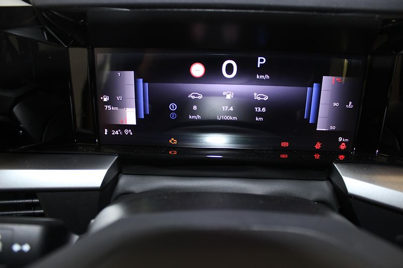 Opel Frontera (2025) Edition Hybrid 1.2 TURBO 107kW - fotka 9 z 16