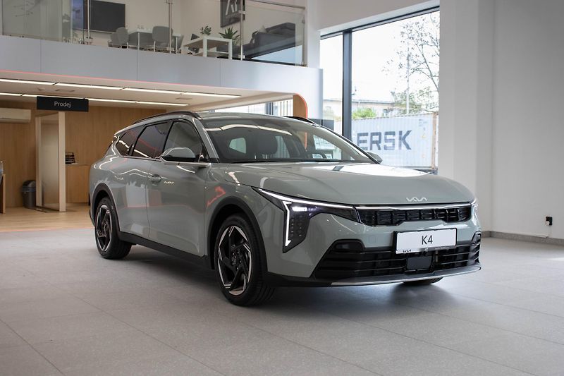 Kia K4 Sportswagon 1,6 T-GDi GPF 7DCT TOP - fotka 3 z 17