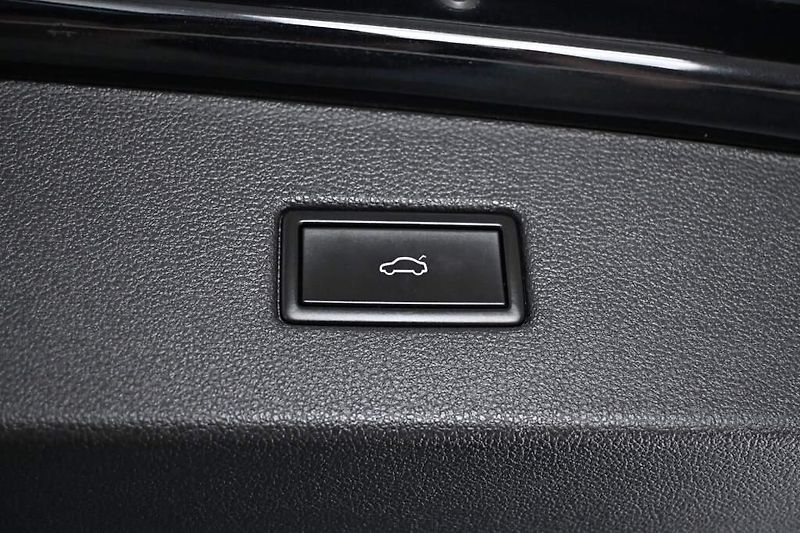 Volkswagen Tiguan (2021) 2.0 4Motion LED Matrix DSG ACC - fotka 27 z 35